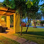 Pera Di Hotel