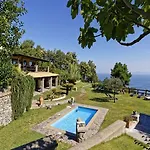 Hotel Pera Di 4*
