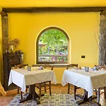 Pera Di Hotel 4*